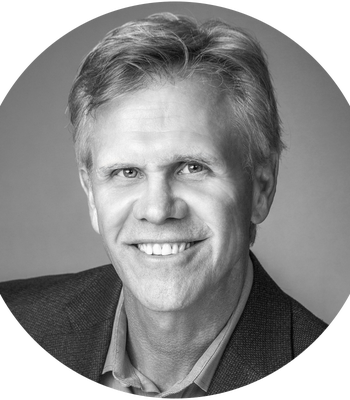 Portrait of Stefan Lark, Associate Broker.